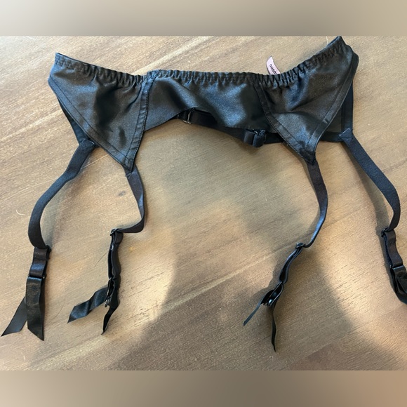 Leg Avenue Adjustable garter - Picture 3 of 8